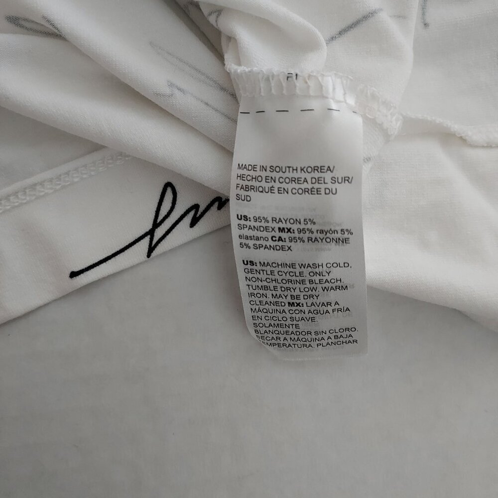 Chico's Script Print Layering Long Sleeve Tee Size Large - Picture 5 of 8